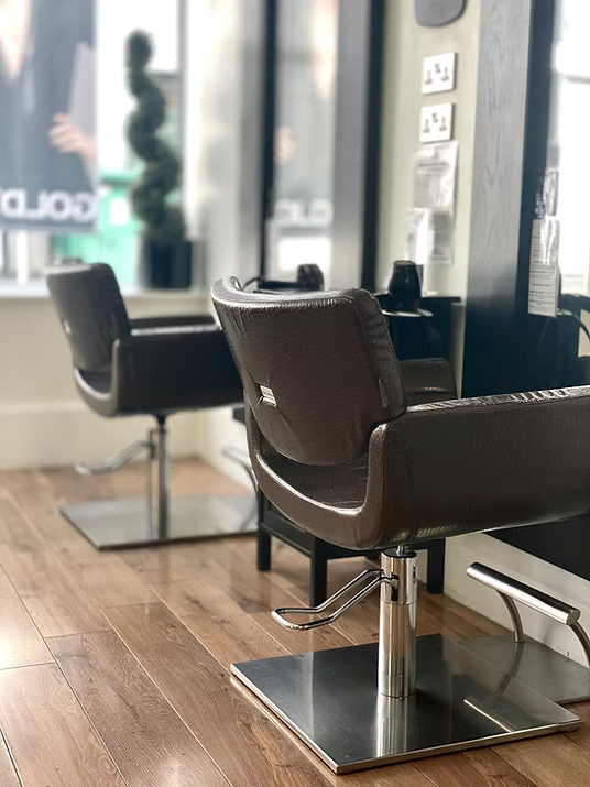 Large Hair Salon in Affluent Oxfordshire Town Established 20 Years ANGLO SWANN