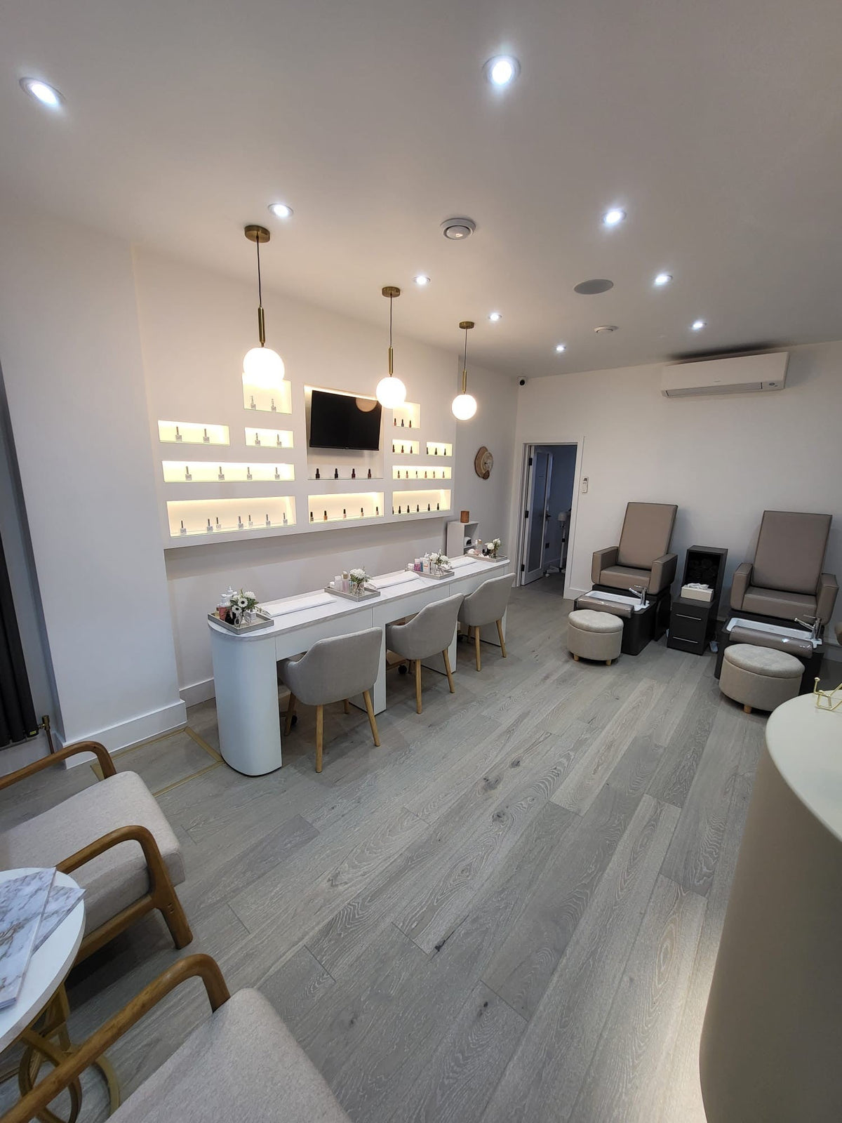 Busy Beauty Salon in Excellent Trading Location  in East Finchley, London ANGLO SWANN BUSINESS BROKERS
