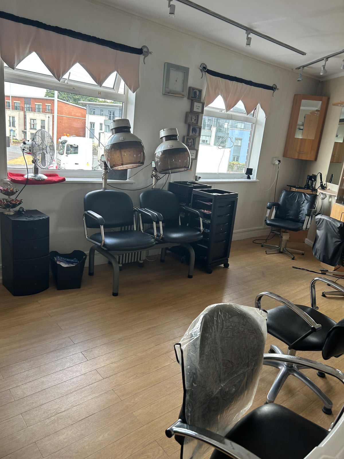 Owner Operated Ladies Hairdressers Established in 1983 with Excellent Turnover and Profit ANGLO SWANN BUSINESS BROKERS
