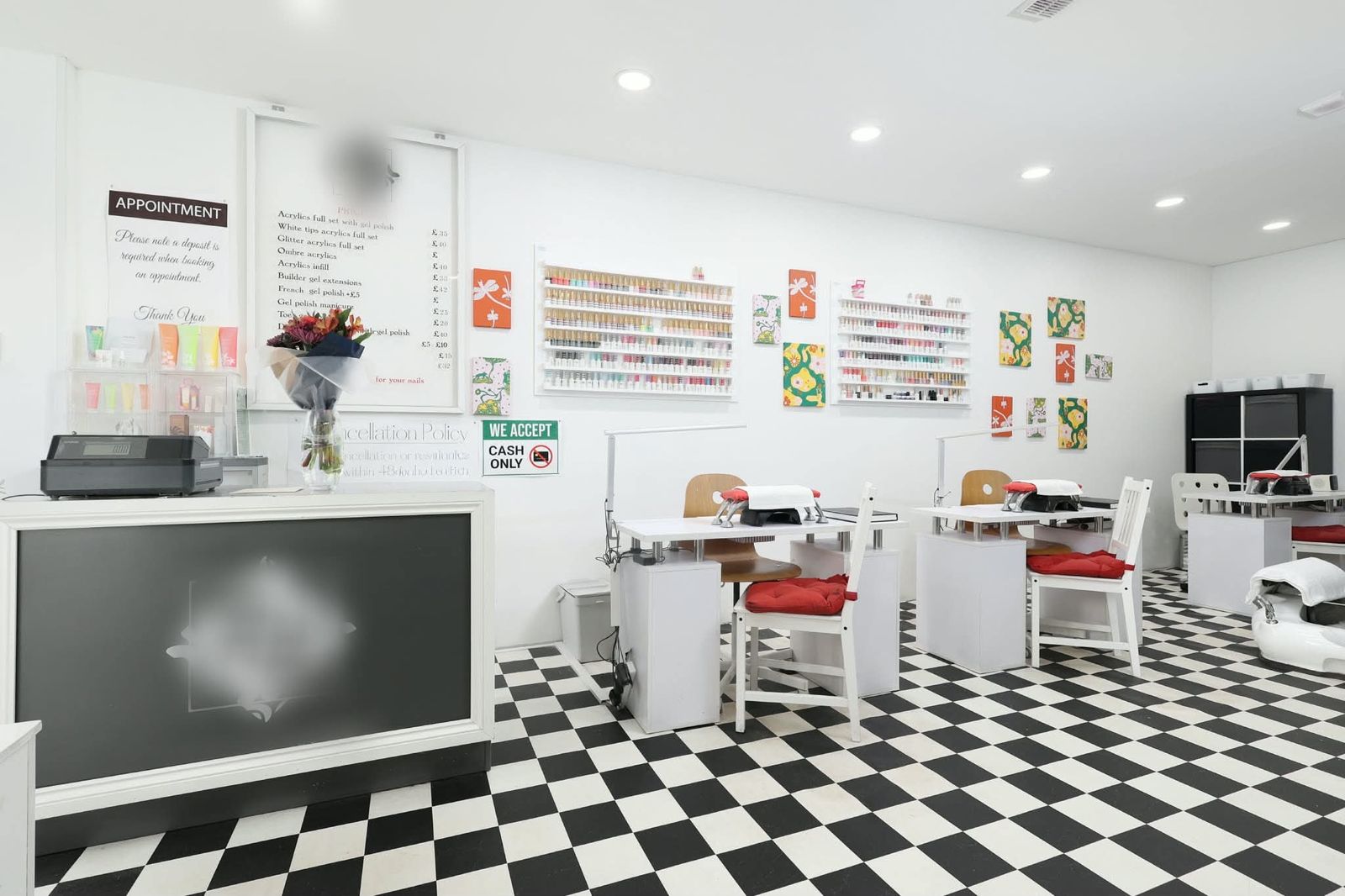 High Quality Nail Salon Established for 7 Years in Excellent Trading Location in Glasgow Suburb, photo 1