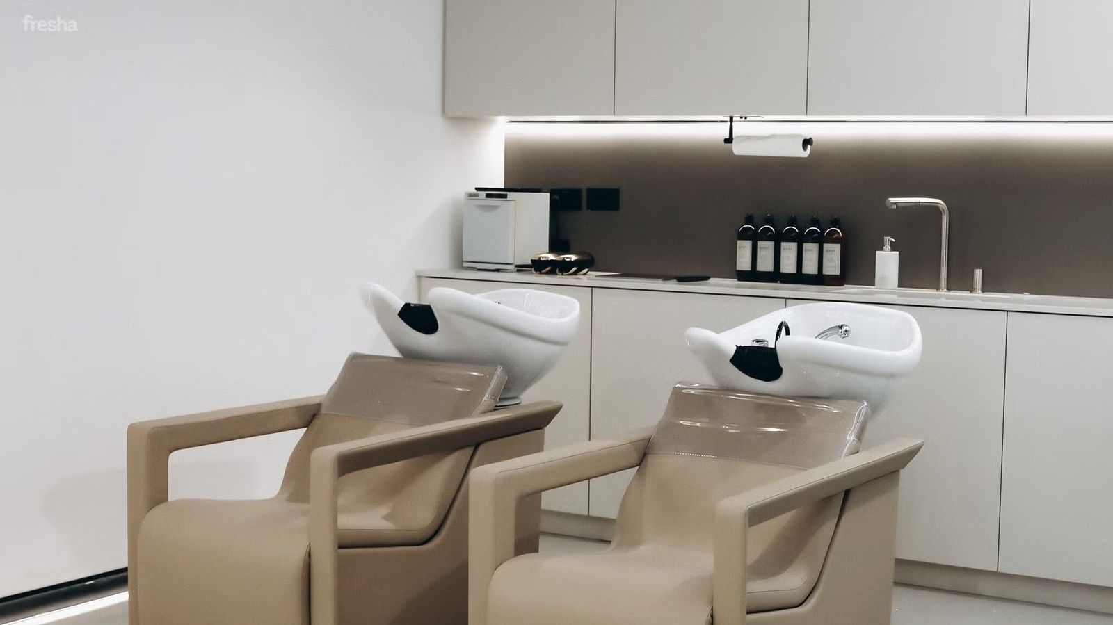 Premium Unisex Hair Lounge in Stratford, photo 4